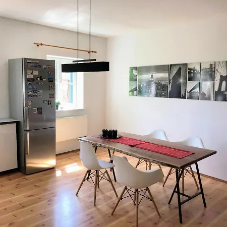 Und Im Idyllischen Vierkanthof, Gruppenurlaube *